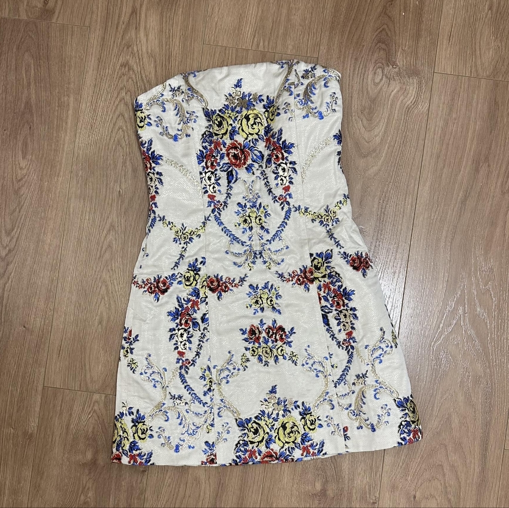 Alice + Olivia Velia Strapless Mini Dress